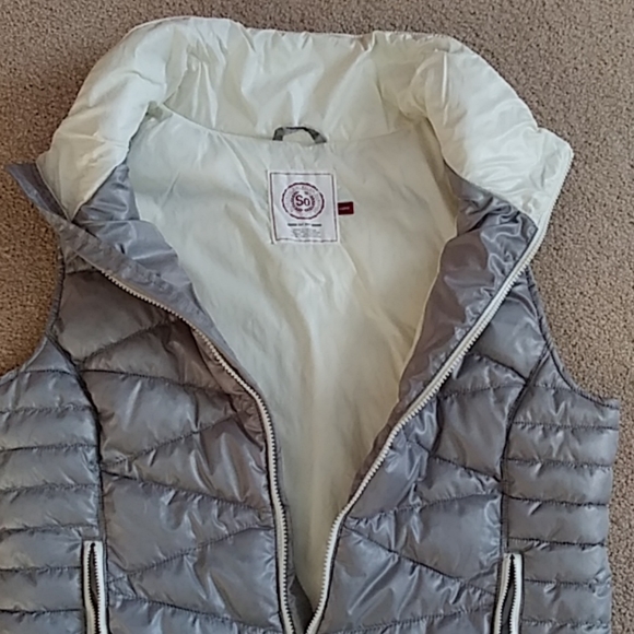 Vest - Picture 2 of 3